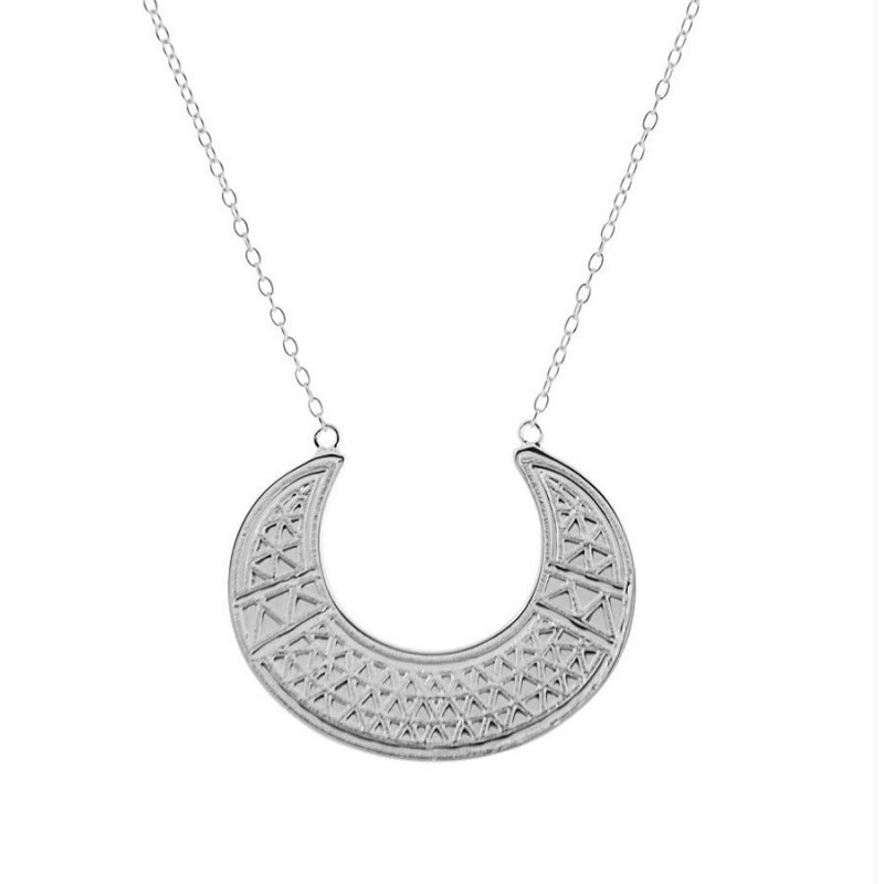 Collar de Plata baño de rodio - Luna Abierta con Relieves Geometrico